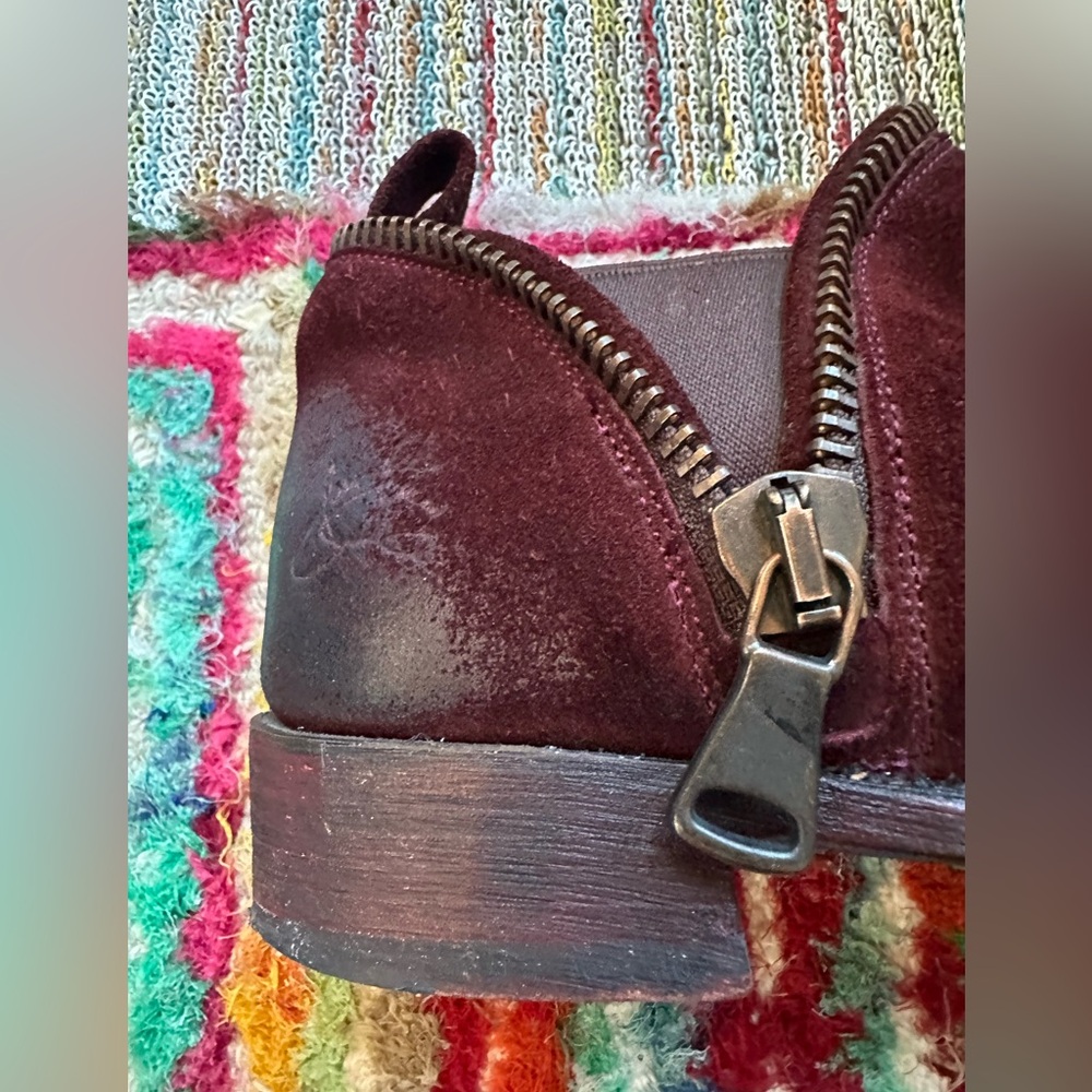 Fluevog NEARLY NEW Living Evers burgundy suede rub-off slip on shoe w/ zipper- 6 - Picture 12 of 16